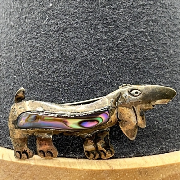 Taxco Jewelry - Vintage Taxco Dachshund sterling silver with Abalone inlay. 1.5 inches, 2.5 gr